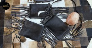 Read more about the article Reasons to Buy a Cowhide Crossbody Purse – Durable & Stylish