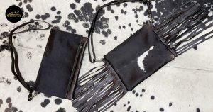 Read more about the article Choose An Ideal Cowhide Fringe Purse: A Buyer’s Guide
